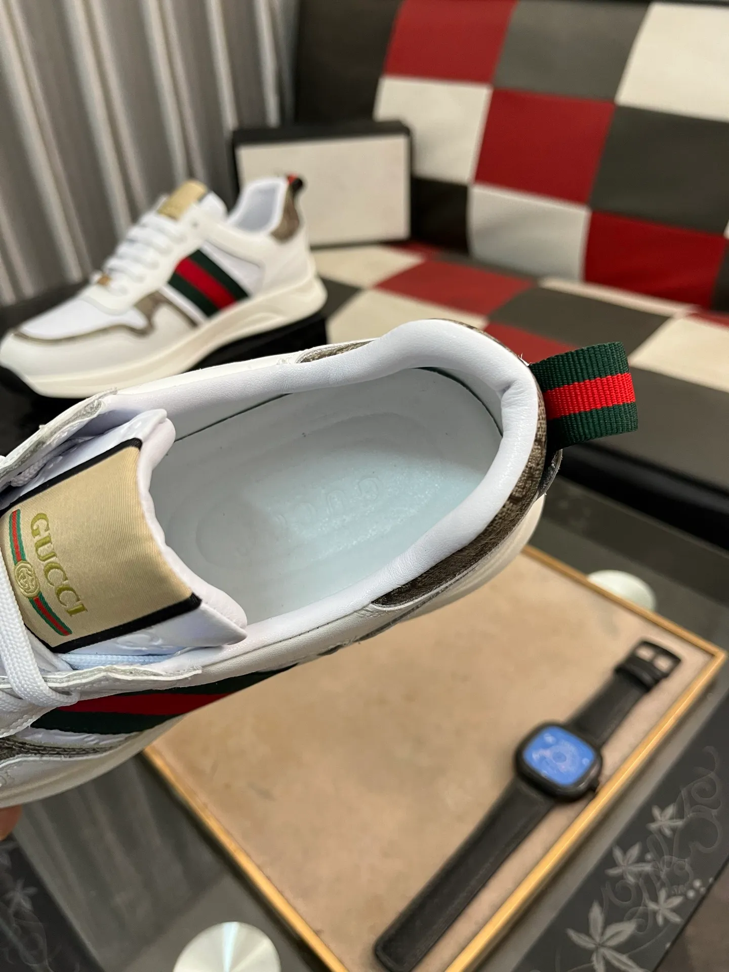 Men's shoes💰420⌚️⌚️[GUCCI] Gucci men's casual shoes are absolutely popular🔥The ultimate matching item for trendy men! The charm of super texture is irresistible, the main recommendation, the flower leather color is bright! The upper is made of high-quality cowhide with branded fabrics, pigskin lining for the feet, and wear-resistant rubber sole, which is noble and elegant! Extremely comfortable🎁🎁You can be as handsome as you want💪 38-442️⃣colors available